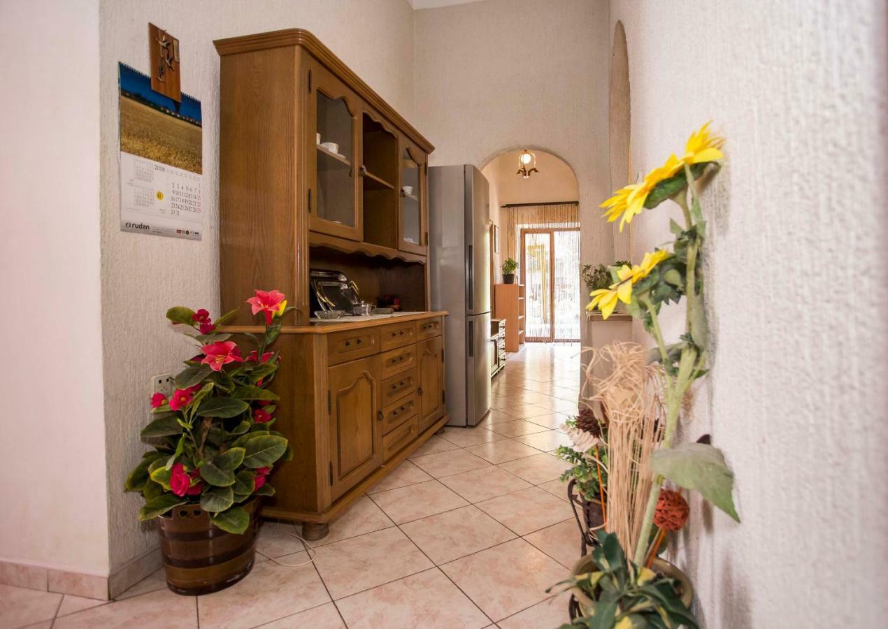 Emanuel Apartman Пула Экстерьер фото